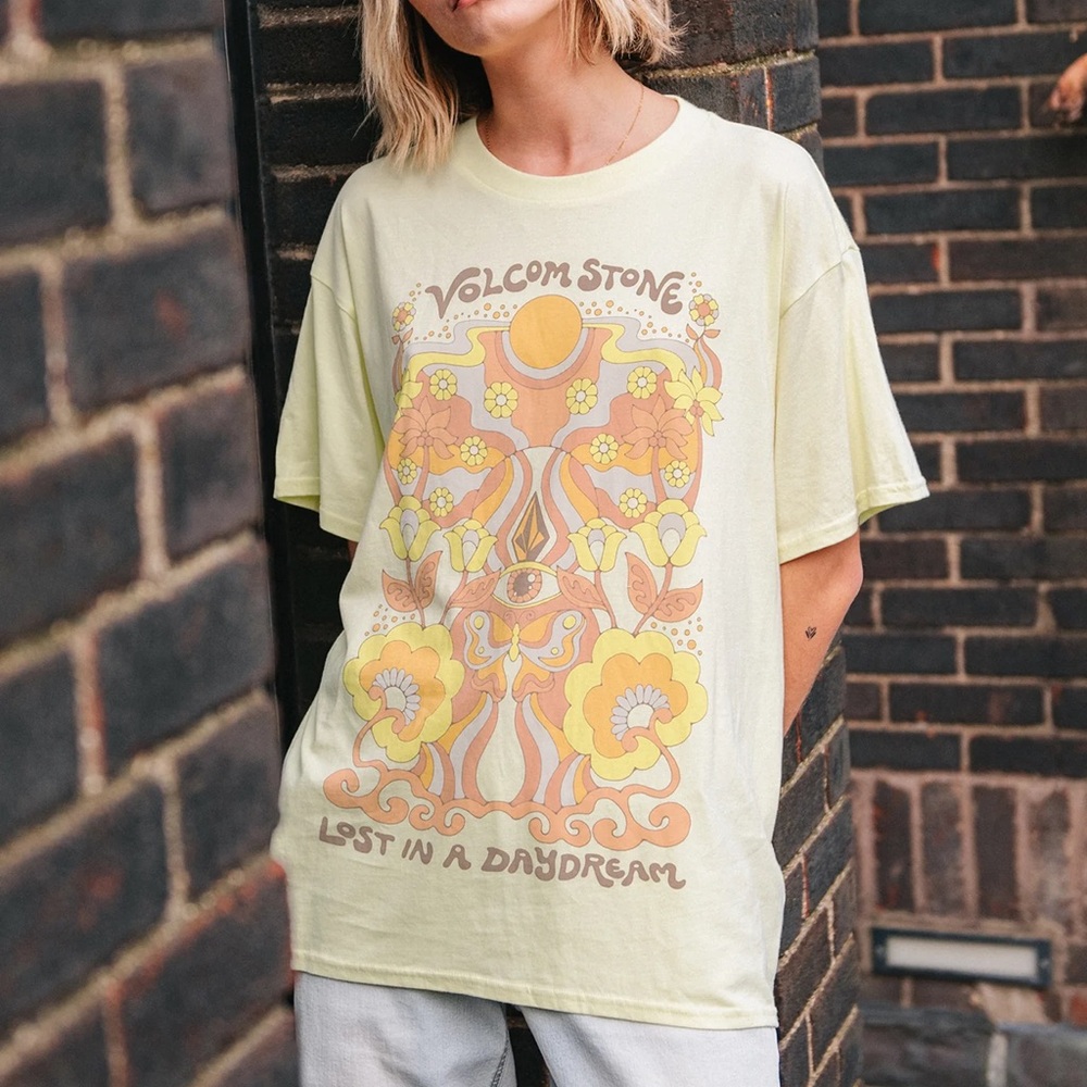 Volcom Yellow Tee ☀️ Volcom Stone | Lost in A Daydream